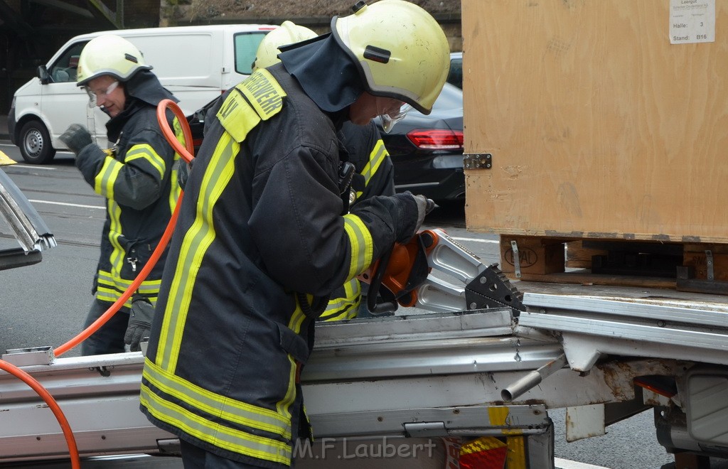 LKW Bruecke Koeln Deutz Opladenestr Deutz Muelheimerstr P035.JPG - Miklos Laubert